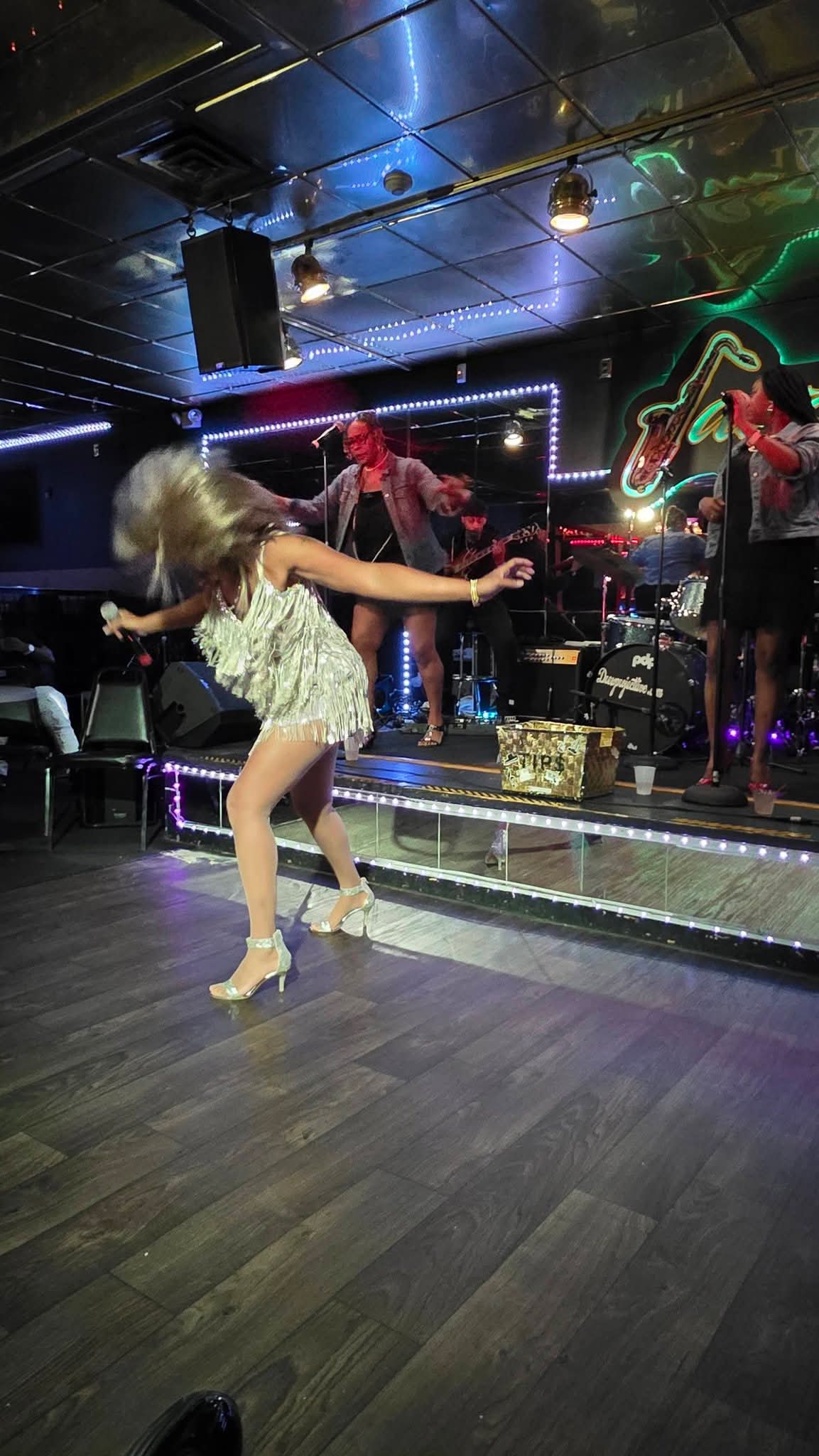 1 Tyme in motion with the live band and backing singers